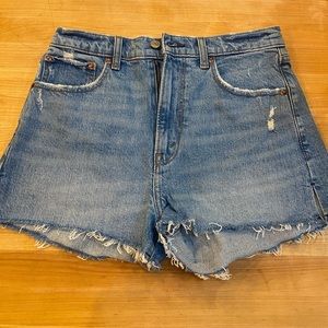 Abercrombie - high rise - mom short